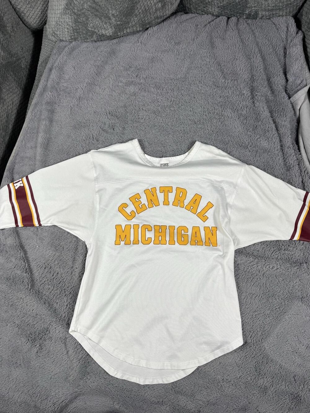 Central Michigan Chippewas Shirt Womens Small NCAA Football PINK 3/4 Sleeve - Picture 1 of 4